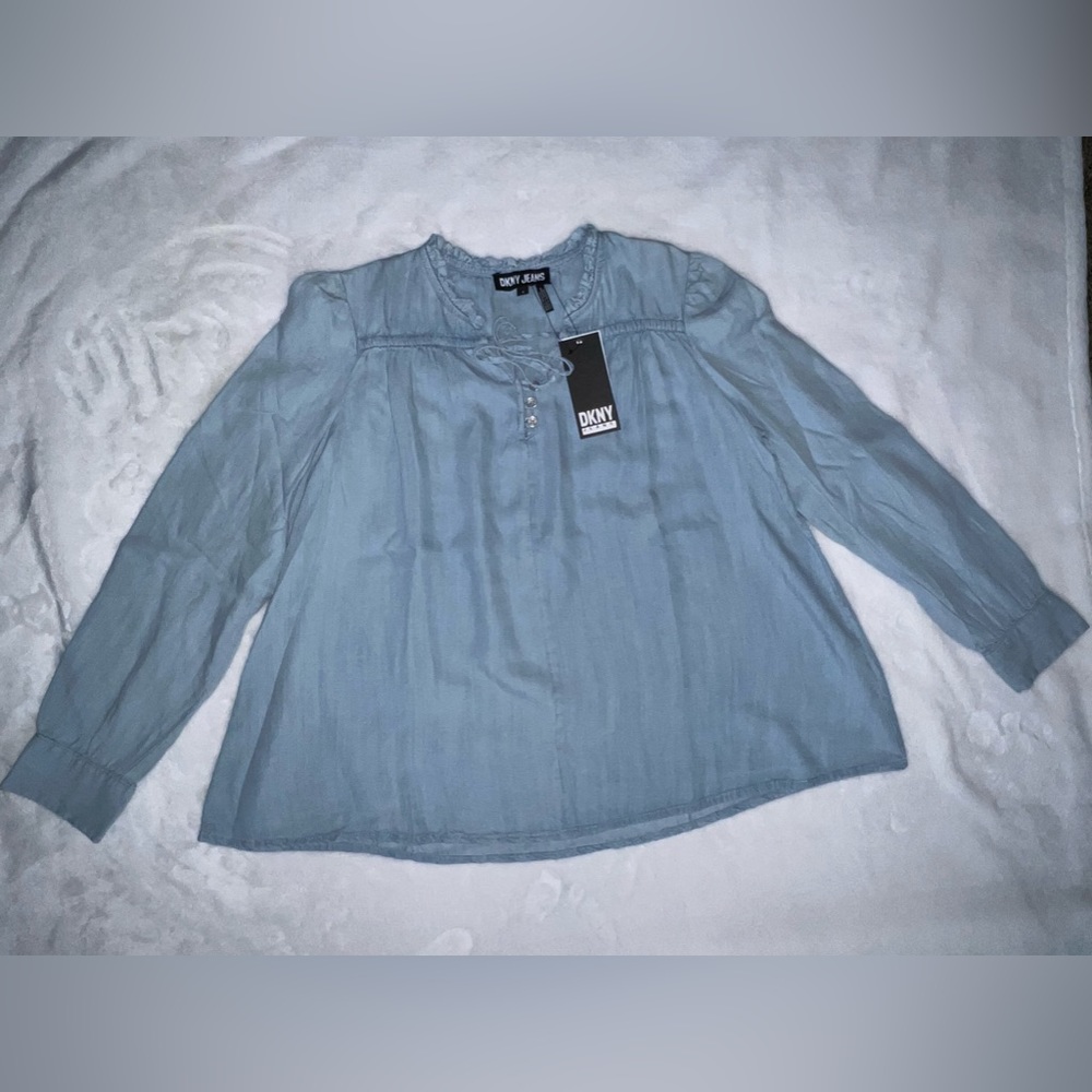 New DKNY womens blouse size M blue button down long sleeve